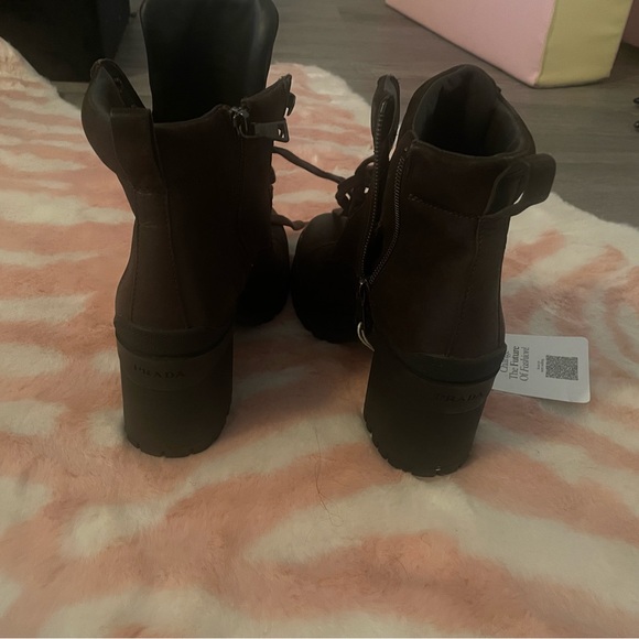 Brown Prada buckle boots pre owned authenticated on the real real , like new - Picture 3 of 5